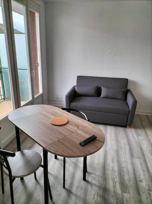 Appartement Avec Balcon Et Parking Prive Roanne Eksteriør bilde